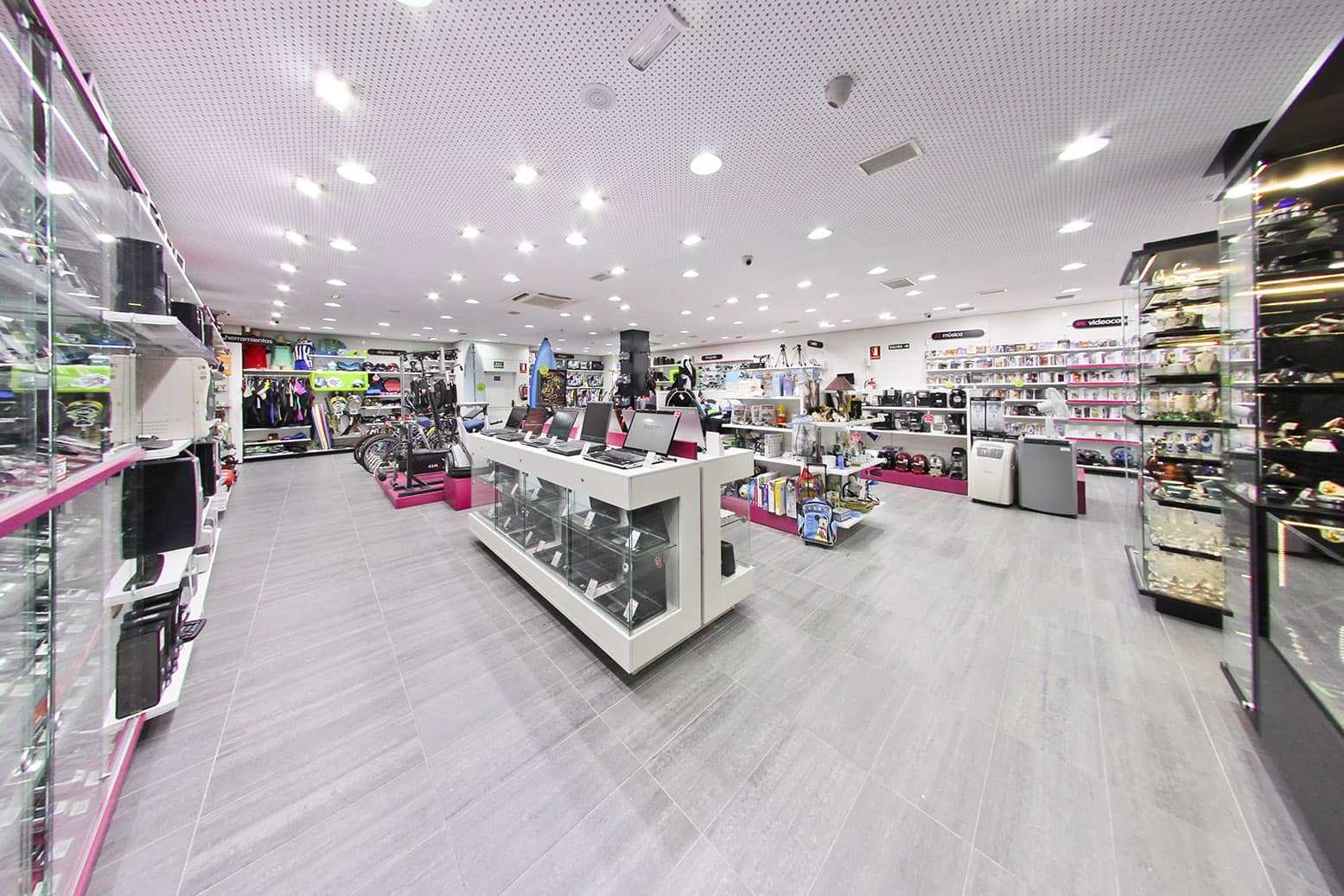 Cash Converters Porto, Rua Fernandes Tomas, 432. Compra e venda em segunda mão